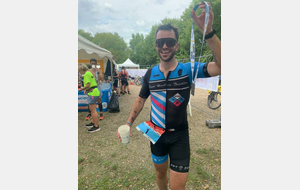 Alexandre avec le Dossard N° 1 ...ca s'arrose 